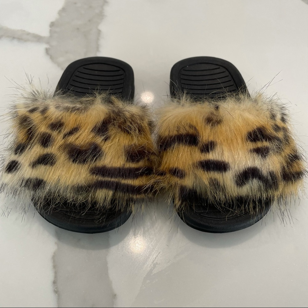 Faux animal fur kid slides